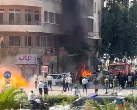 Bomb attack rocks Damascus during Macron visit