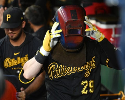 Pirates' Ryan O'Hearn sets club record with 10 RBIs during 3-homer night vs. Braves