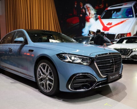 Mercedes-Benz Q2 sales fall, China competition intensifies