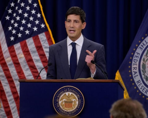 Fed minutes: Officials deeply divided over future path of US inflation