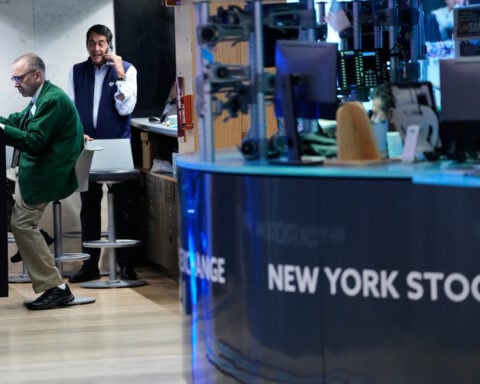 Oil prices slip, stocks climb as calm returns to financial markets worldwide