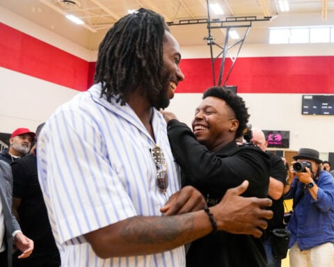 Raptors and Clippers put trade for Kawhi Leonard on hold, pending end of NBA investigation