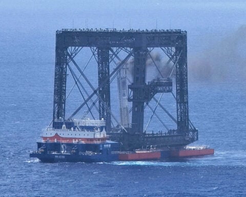 China takes a page from SpaceX and recaptures the first stage of a rocket to reuse it
