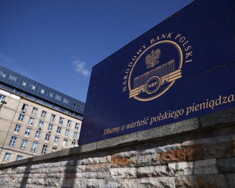 Two Polish central bankers see no rush to cut rates after summer