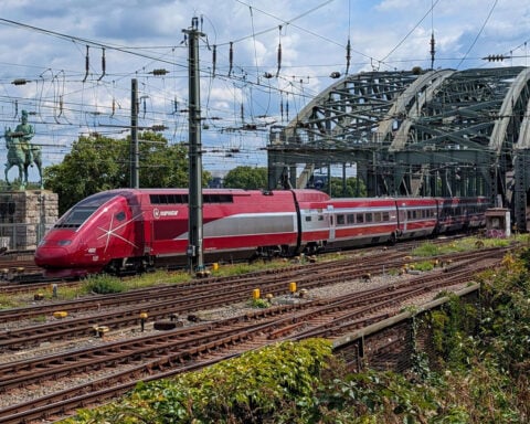 As Europe bakes, Eurostar orders trains that can cope with 55C heat