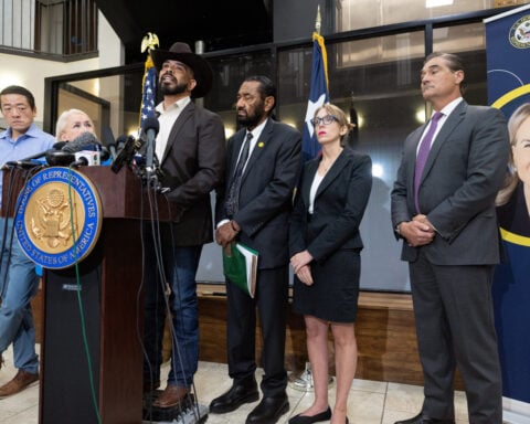 Witnesses to fatal Houston ICE shooting challenge agency's account, lawyer says