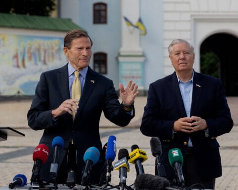 Bipartisan senators announce agreement with Trump administration on Russia sanctions