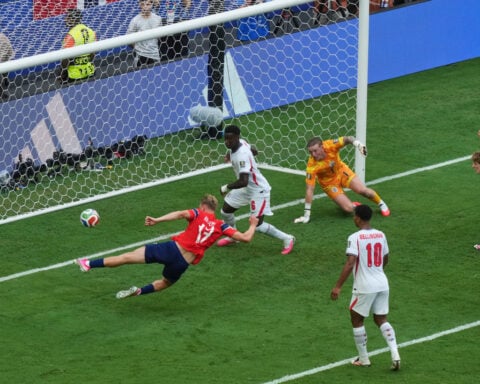 Bellingham scores twice to lift England past Haaland and Norway 2-1 and into World Cup semifinals