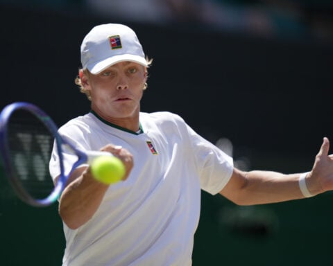 American 16-year-old Jordan Lee wins Wimbledon juniors tournament as a qualifier