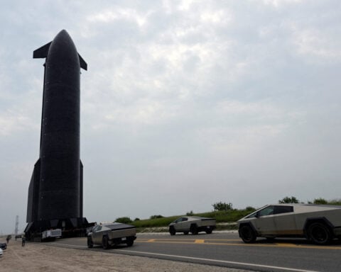 SpaceX clears Starship mishap probe before next test flight this week