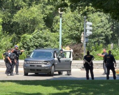 Capitol Police arrest man with a handgun at north barricade of the US Capitol
