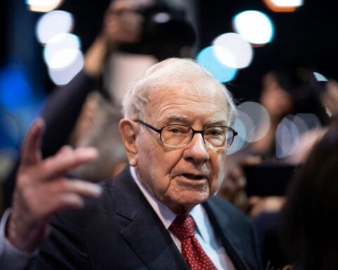 Warren Buffett drops Gates Foundation from his annual donations