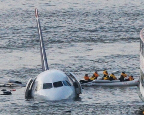 Miracle on the Hudson pilot Sully Sullenberger announces Alzheimer’s disease diagnosis
