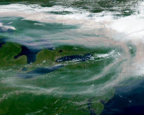 Dangerous smoke from Canadian wildfires moves into the Great Lakes and Northeast
