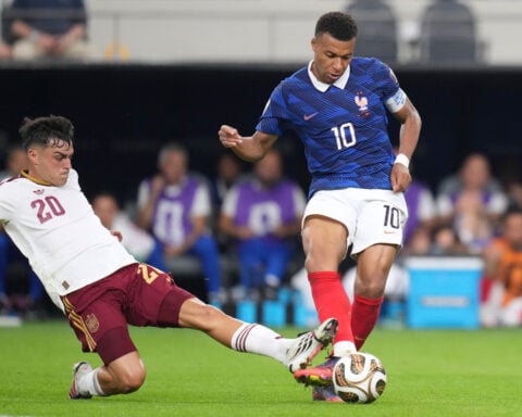 Kylian Mbappé denied a 3rd straight World Cup final but remains in Golden Boot mix with Messi