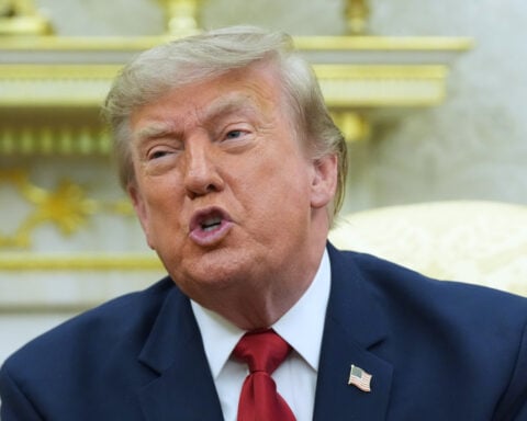 Trump: ICE should continue traffic stops after recent shootings, seeming to contradict new policy