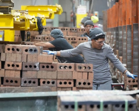 US producer prices unexpectedly fall in June