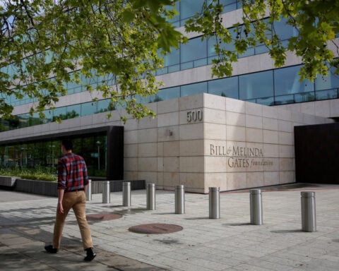 Buffett says decision to stop Gates Foundation donations not a surprise
