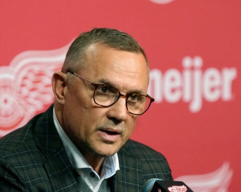 Steve Yzerman abruptly steps down as general manager of the Detroit Red Wings