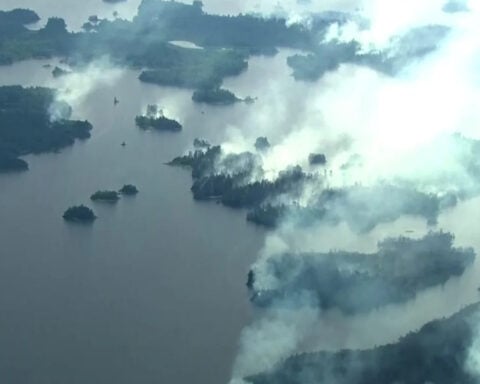 Minnesota mom aids in rescue from afar when family's Boundary Waters trip ends in wildfire evacuation
