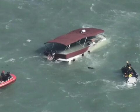 1 dead, 3 missing after boat sinks near Alcatraz Island in San Francisco Bay, authorities say