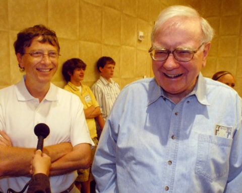 Buffett says Gates' Epstein ties are 'distasteful' but didn't drive Buffett's charitable decisions