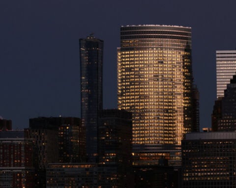 Wall Street banks enjoy record windfalls from prime brokerage business