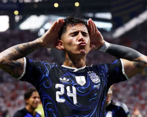 Argentina shocks England 2-1 to advance to the World Cup final against Spain