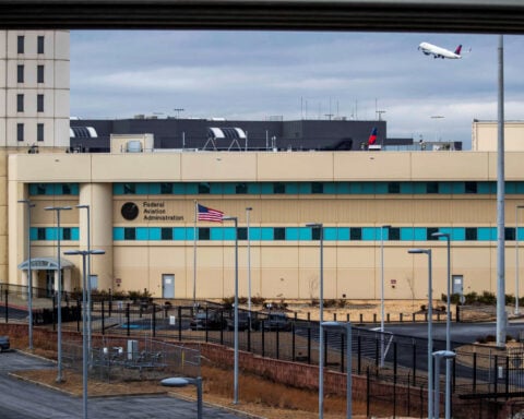 US aviation industry urges Congress to provide $20 billion for air traffic control upgrades