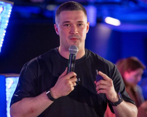 Ukrainians protest Zelenskyy's ouster of his popular defense minister