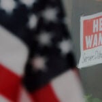 US weekly jobless claims fall; labor market remains stable