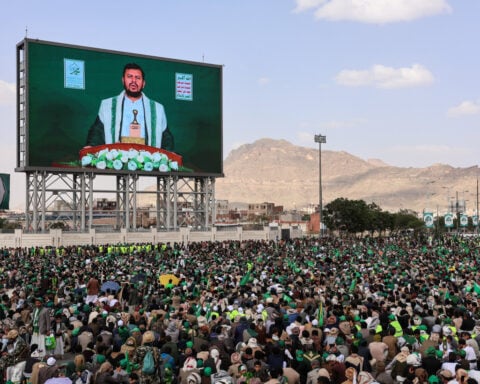 Houthi leader threatens Saudi oil facilities if Riyadh escalates in Yemen