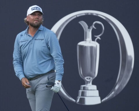 'Sorry, Mum': Cigarette smoker Dan Brown lights up British Open with another strong first round