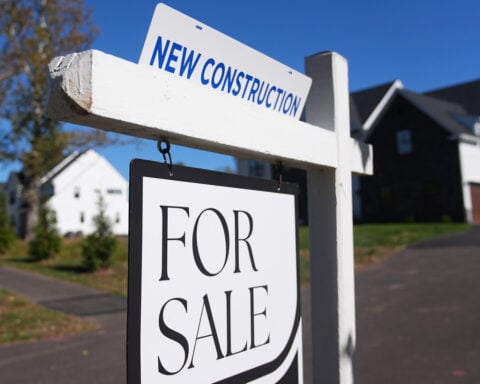 Average 30-year US mortgage rate climbs to 6.55%, highest level in nearly a year