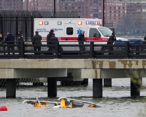 An NYC helicopter that crashed and killed 6 last year shows signs of bird strike, safety board says