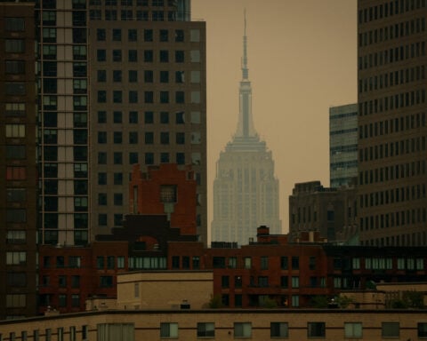 Canada wildfire smoke blankets US Midwest, Northeast with hazardous orange haze