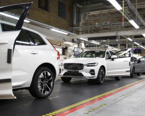 Volvo Cars sees stronger second half despite steep China decline, rising costs