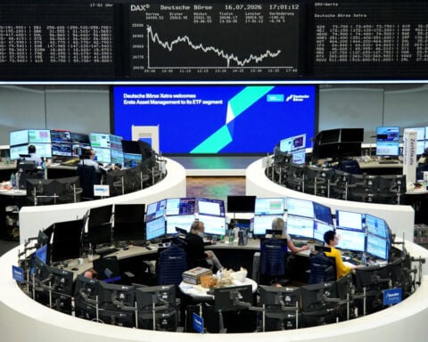 European shares drop as global tech selloff, Middle East conflict weigh