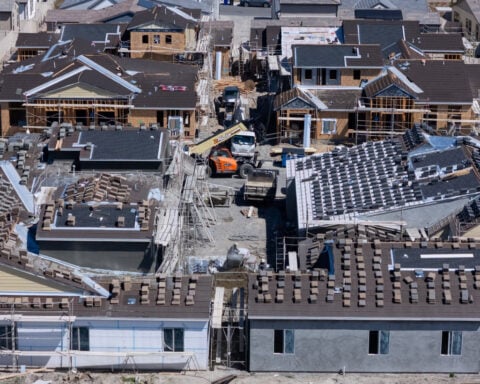 US single-family housing starts fall; building permits lowest in 10 months