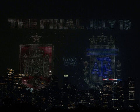 Soccer-World Cup final halftime to last more than 15 minutes, broadcasting sources say