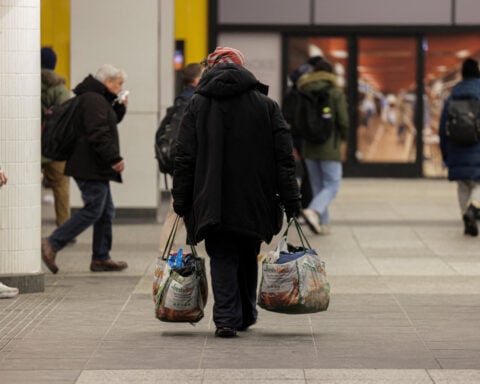 US consumer sentiment improves in July; renewed Middle East conflict poses downside risk