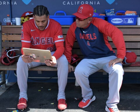 MLB restricts dugout iPad use to prevent AI help with strategy. Ottavino says Mets were involved