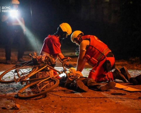 Russia intensifies strikes on Ukraine Black Sea ports, killing three