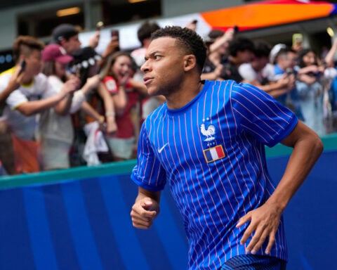 Mbappé starts for France in third-place match vs. England, while Kane and Bellingham sit