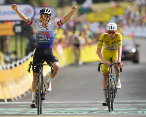 Evenepoel wins 15th stage of the Tour and Pogacar retains big lead as Vingegaard crashes out of race