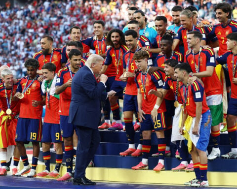Soccer-Boos as Trump and Infantino enter the field for World Cup trophy ceremony