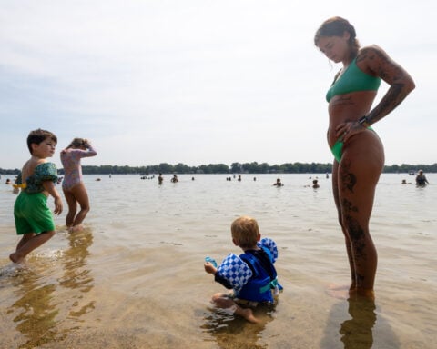 How to keep babies safe when temperatures soar