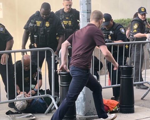 Person in custody after starting fire outside New York federal building, FBI says