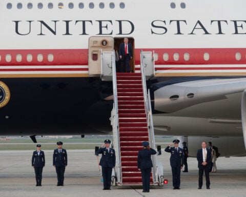White House: Trump to fly old Air Force One for about a month as Qatari-gifted jet gets 'upgrades'