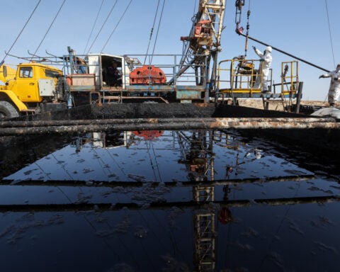 Oil prices rise to five-week high on US-Iran attacks, Houthi blockade threat